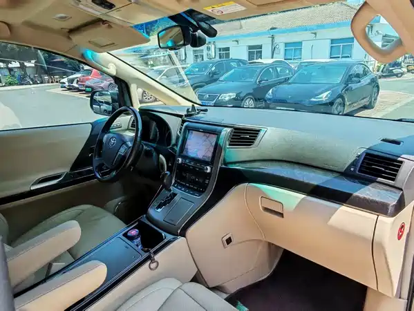 Toyota Alphard 2014