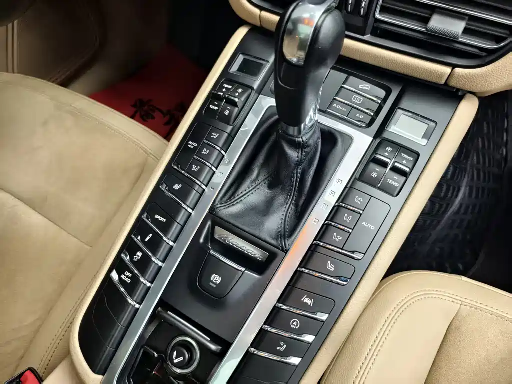 Porsche Macan 2019 — фото 12