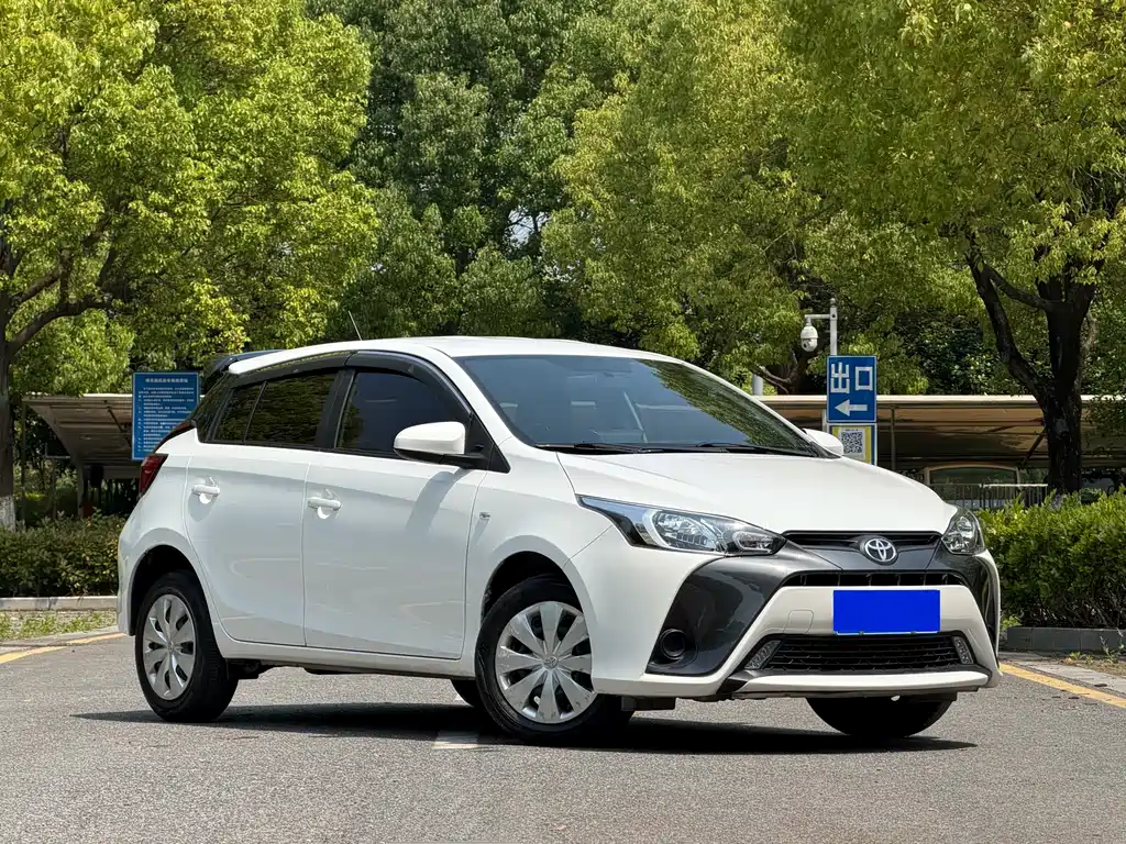 Toyota Yaris L 2021 — фото 3