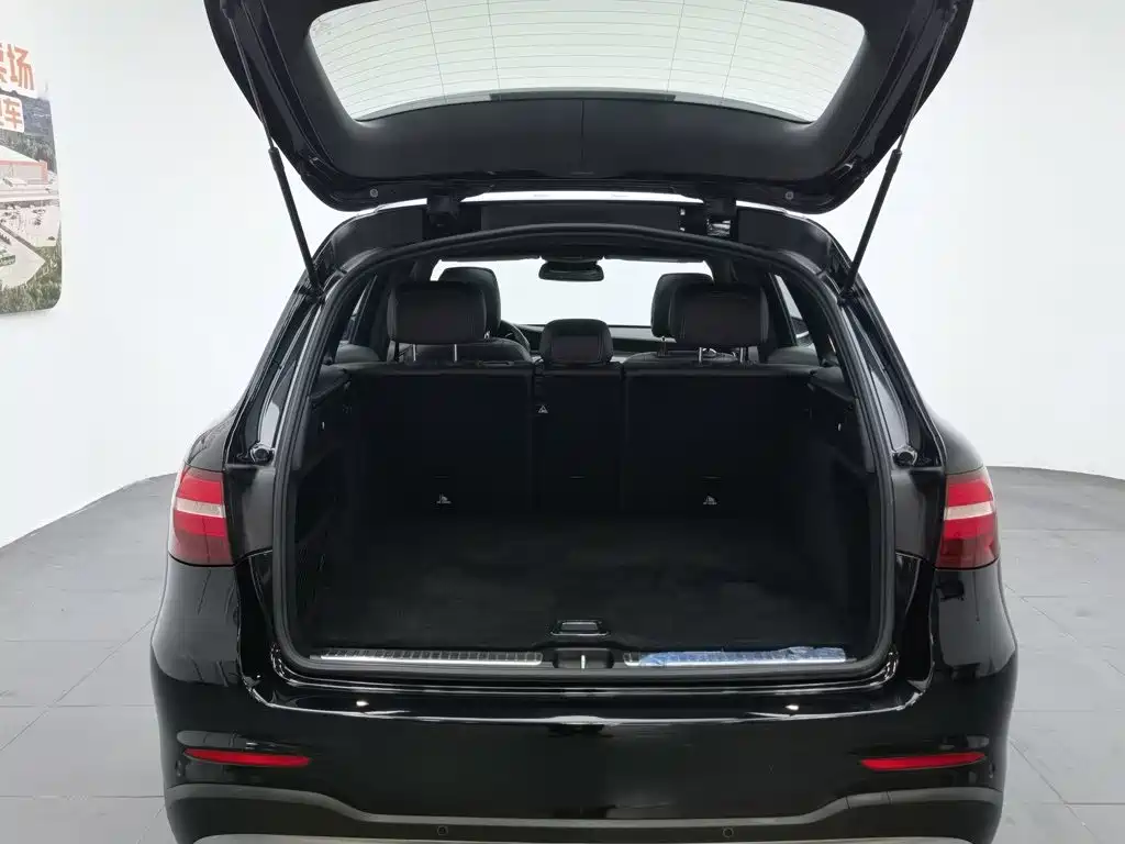 Mercedes-Benz GLC 2018 — фото 16