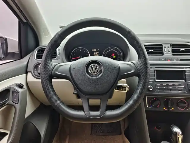 Volkswagen Polo 2015 — фото 15