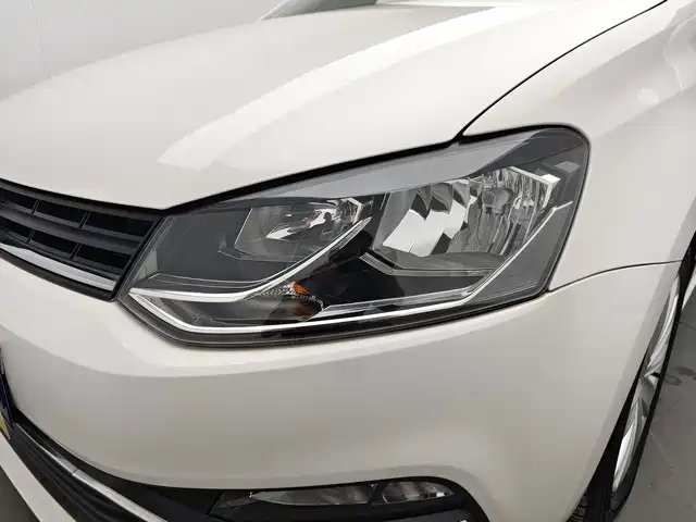 Volkswagen Polo 2015 — фото 11