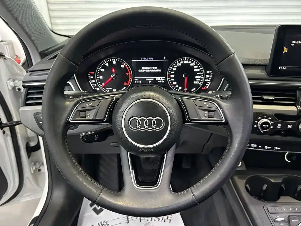 Audi A4L 2017 — фото 7
