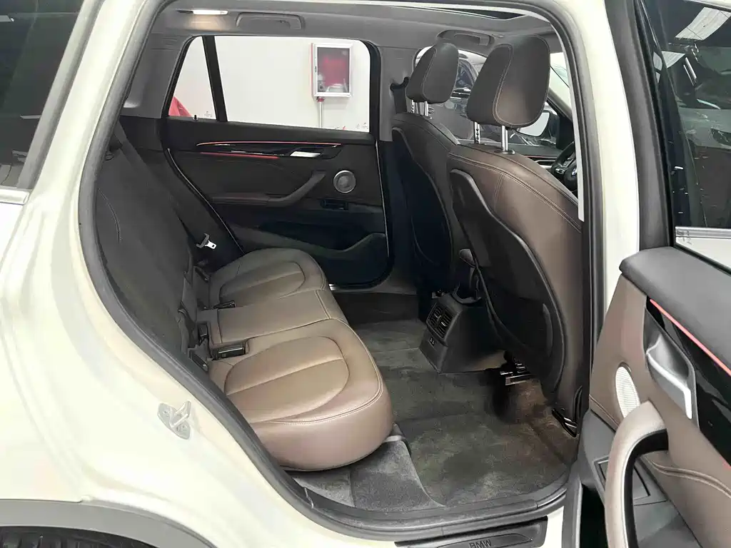 BMW X1 2022 — фото 12
