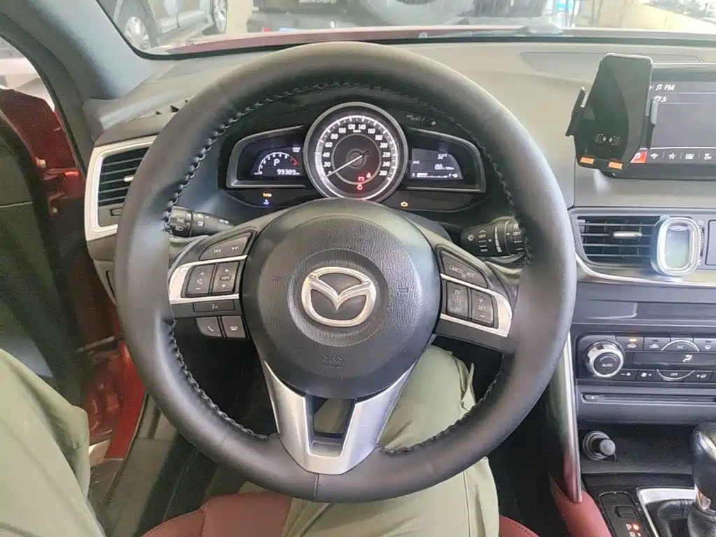 Mazda CX-4 2016 — фото 11