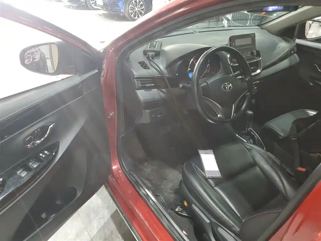 Toyota Yaris L 2020 — фото 17