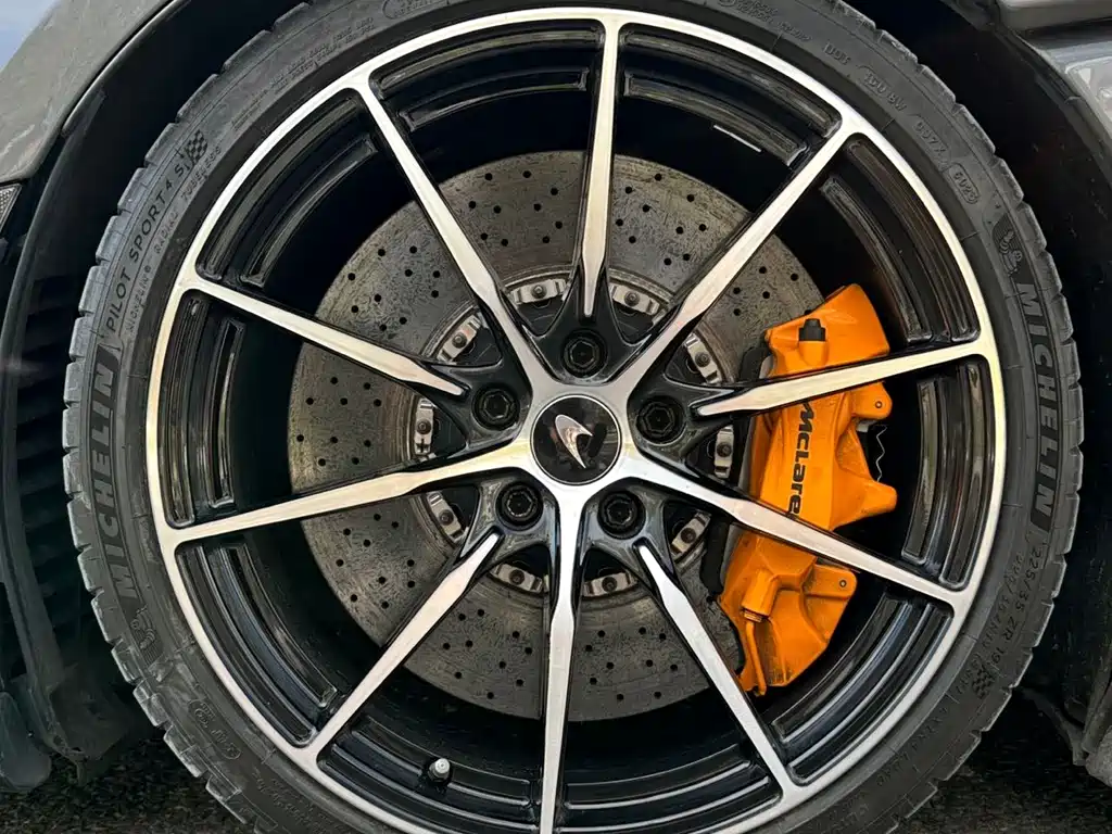 McLaren 600LT 2020 — фото 11