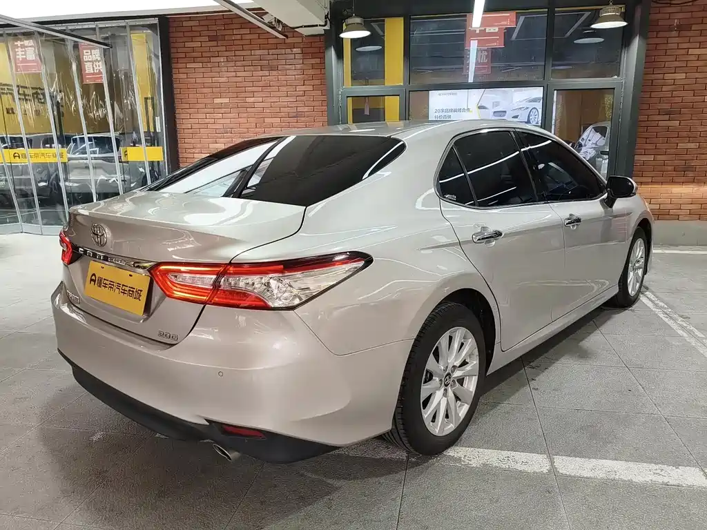 Toyota Camry 2021