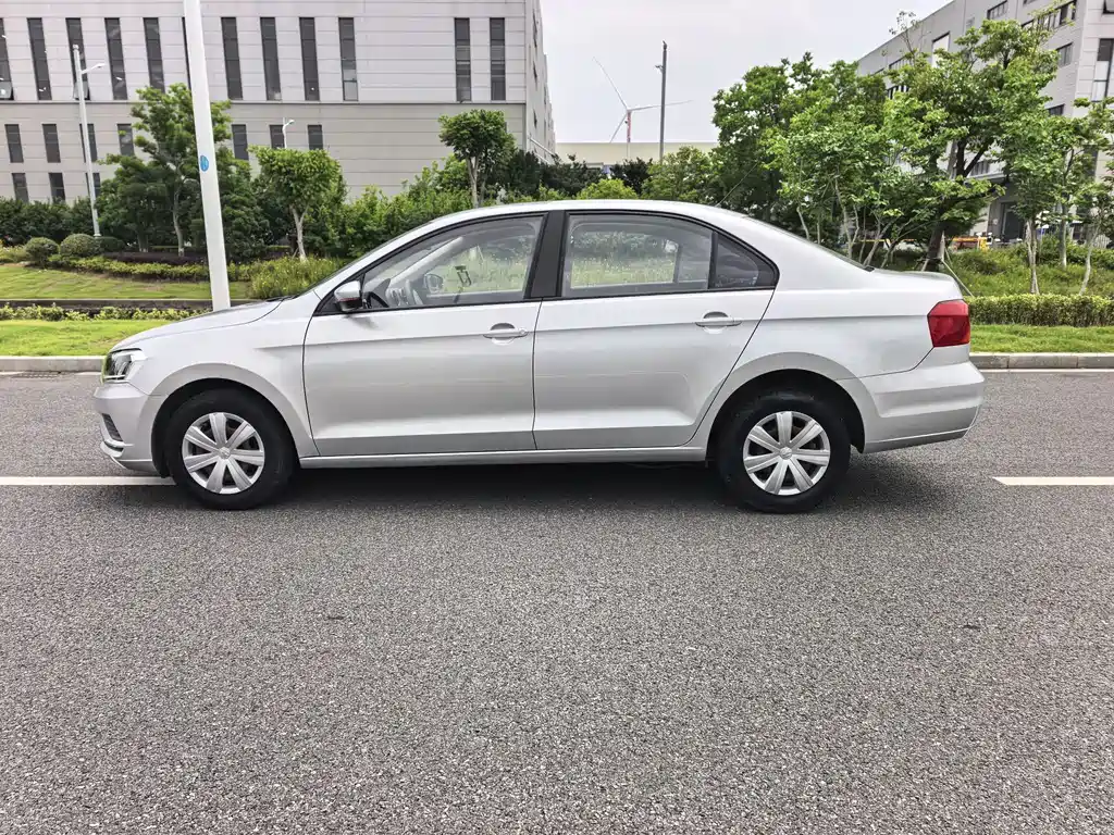 Volkswagen Jetta 2018 — фото 10