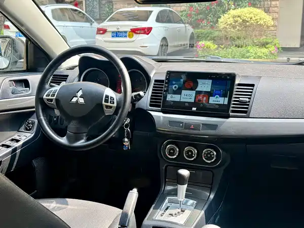 Mitsubishi Lancer EX 2013
