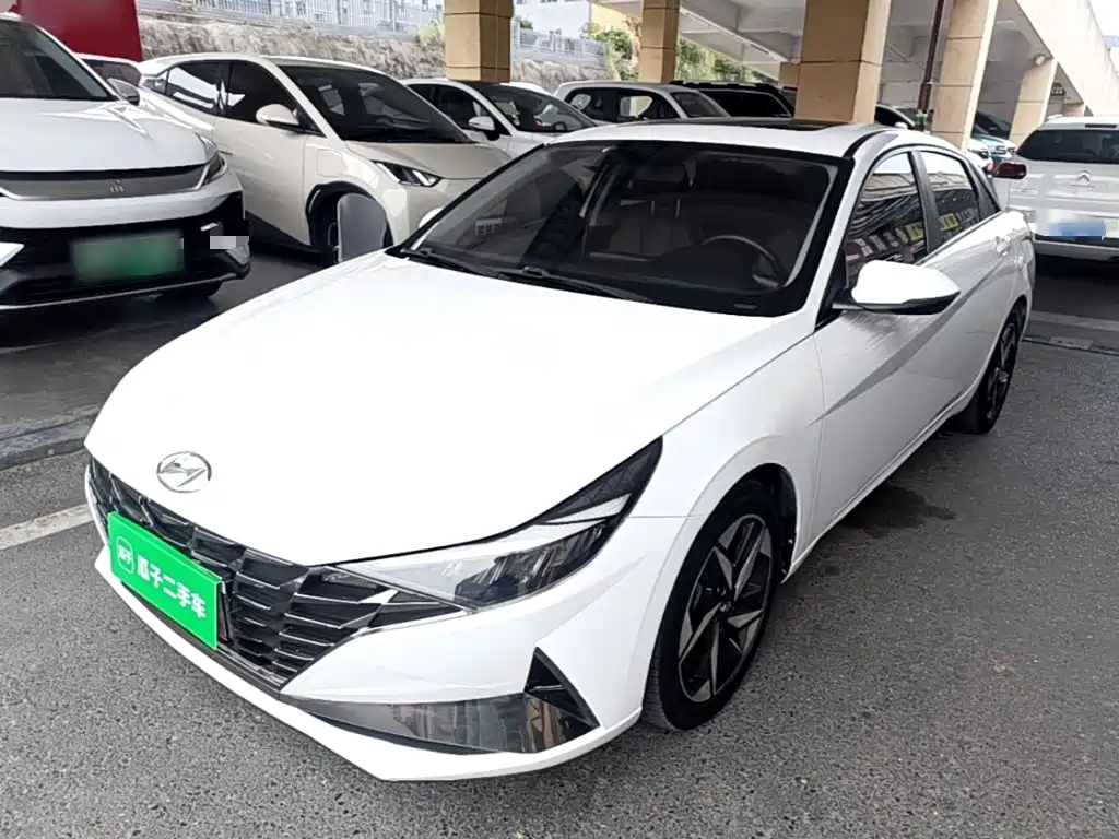 Hyundai Elantra 2022
