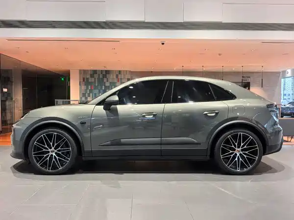 Porsche Macan New Energy 2025