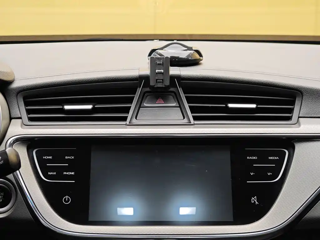 Geely Emgrand GL 2018 — фото 15