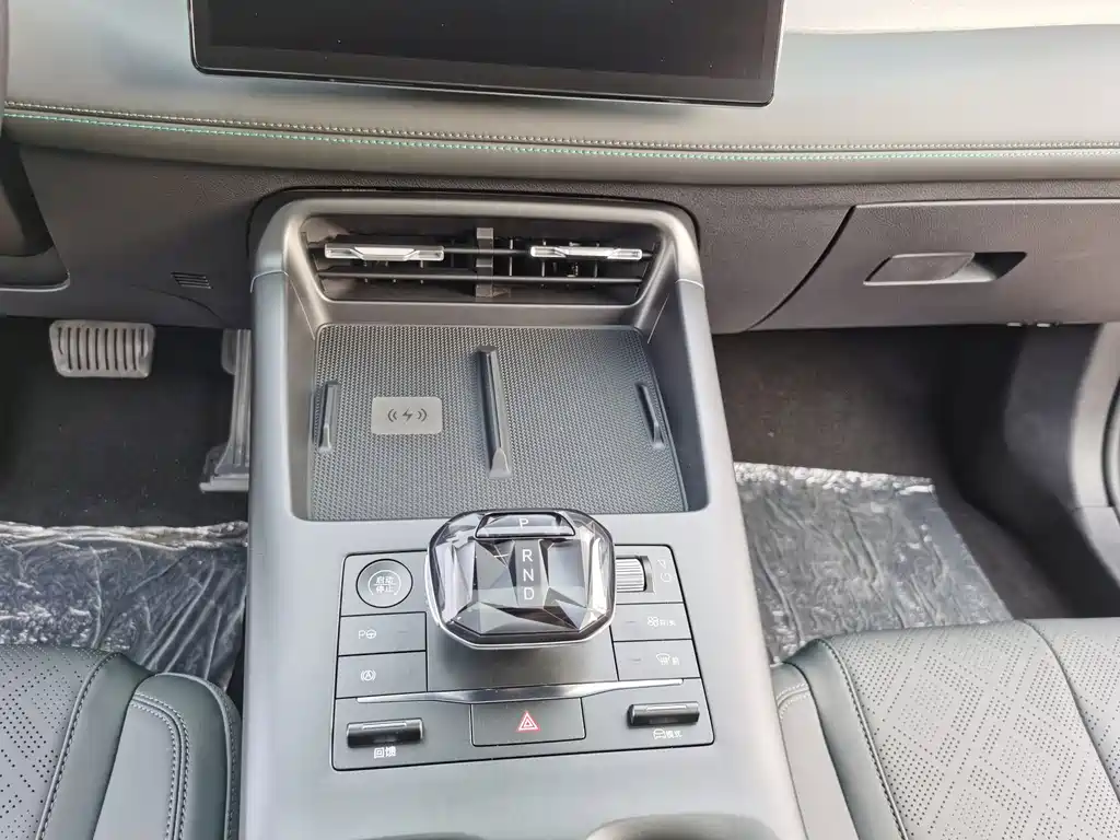 BYD Qin PLUS 2025 — фото 13