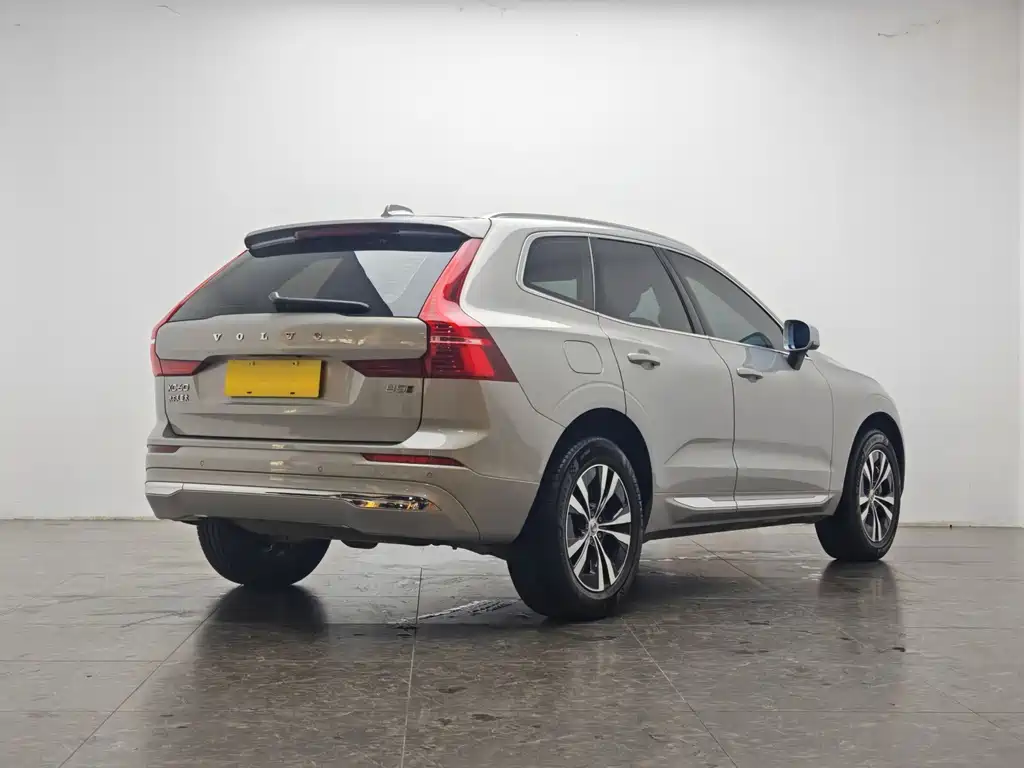 Volvo XC60 2024 — фото 3