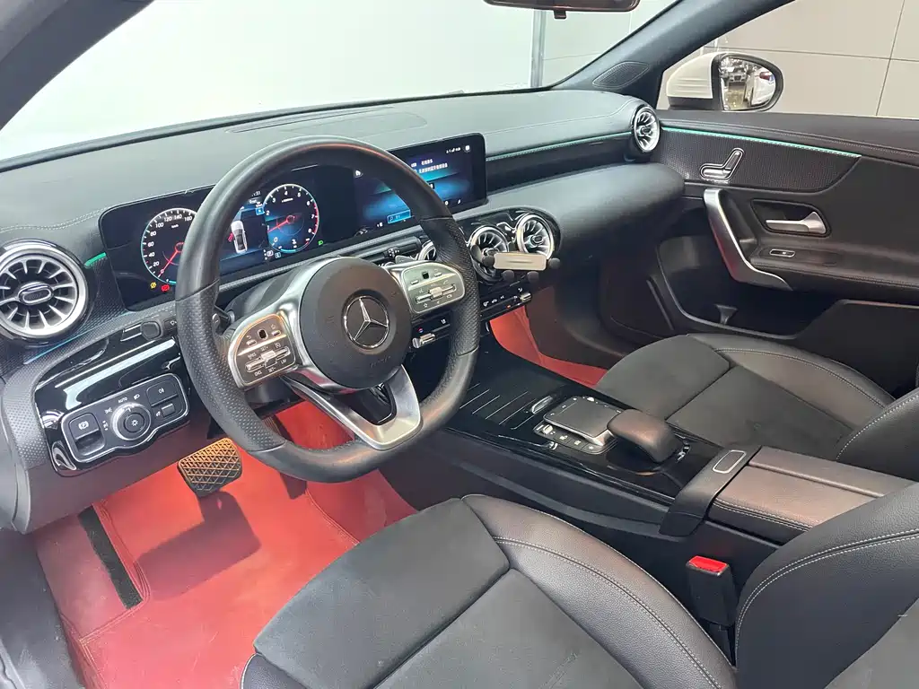 Mercedes-Benz A-Class 2023 — фото 4