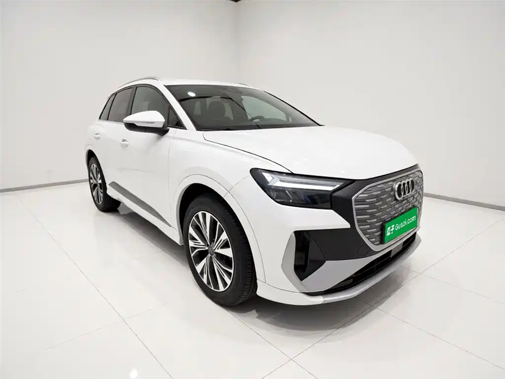 Audi Q4 e-tron 2024 — фото 4