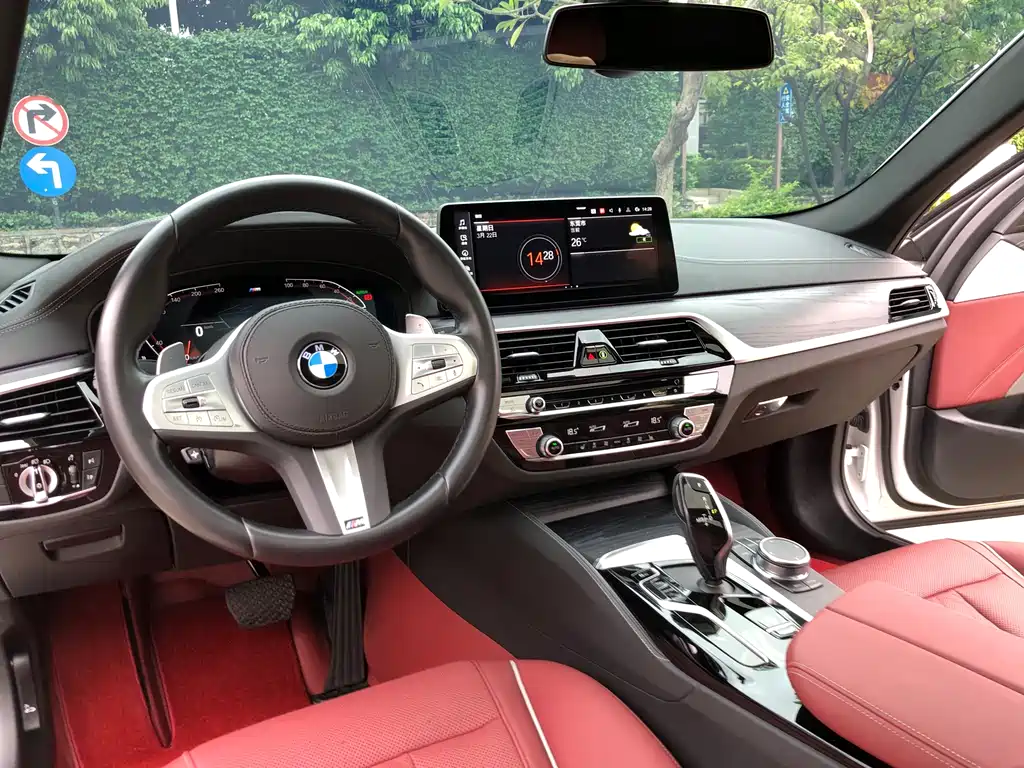 BMW 5 Series 2023 — фото 16