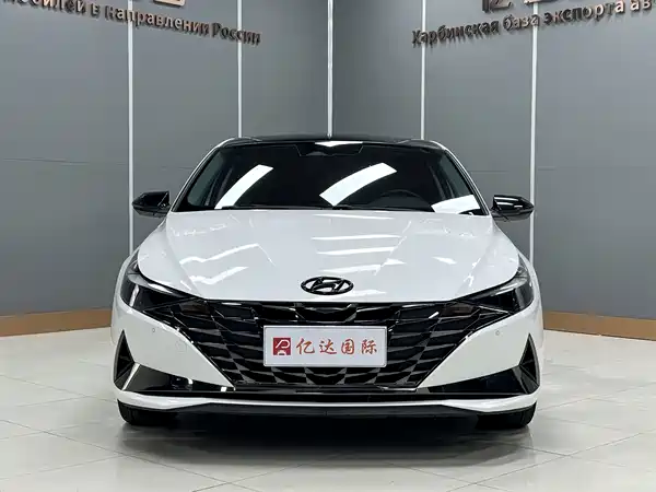 Hyundai Elantra 2022