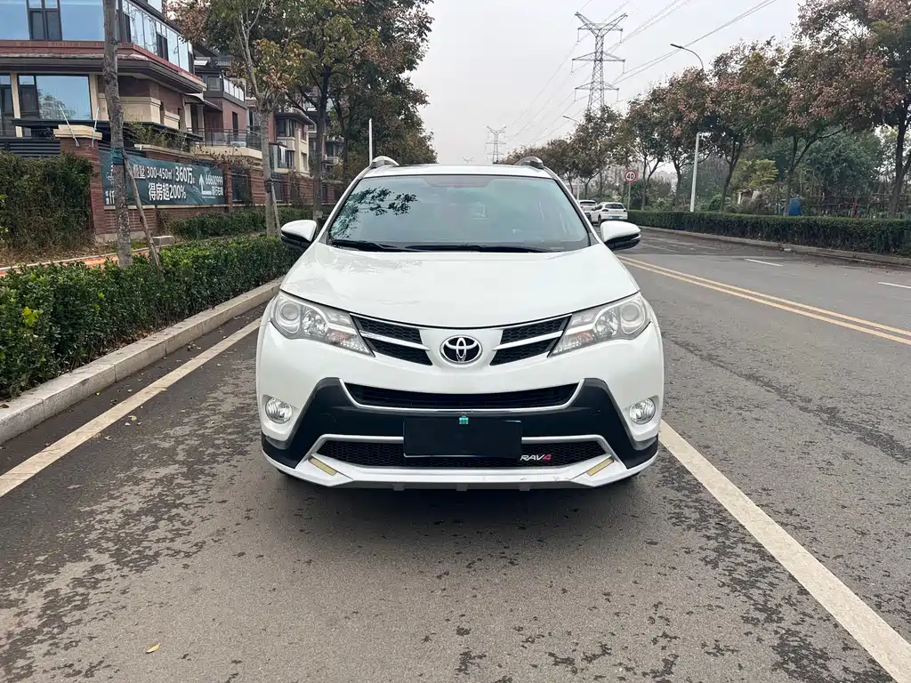 Toyota RAV4 2016 — фото 2