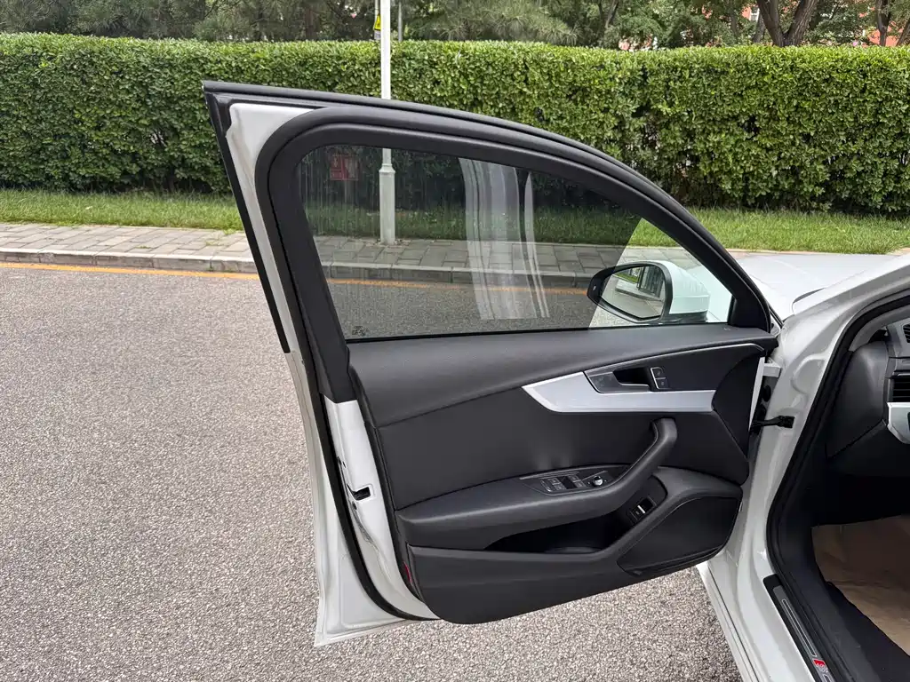 Audi A4L 2024