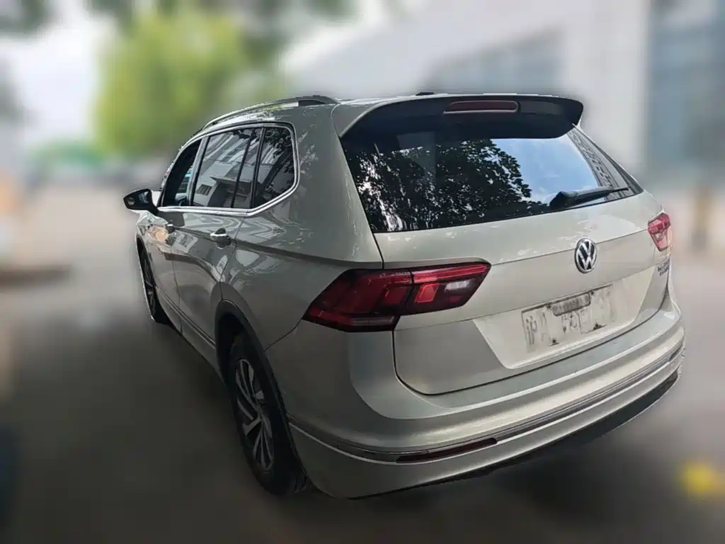 Volkswagen Tiguan L PHEV 2020 — фото 9
