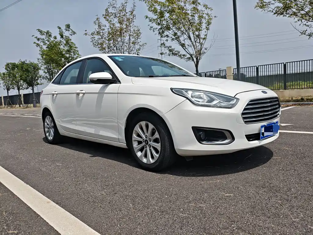 Ford Escort 2015