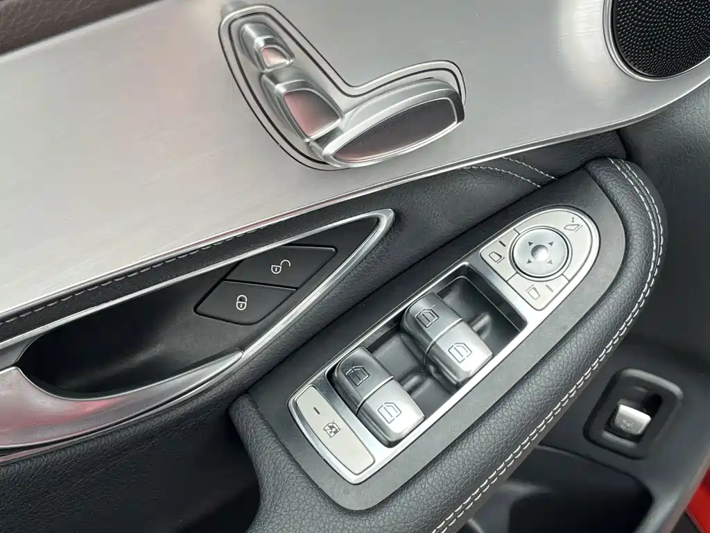 Mercedes-Benz GLC 2019 — фото 17