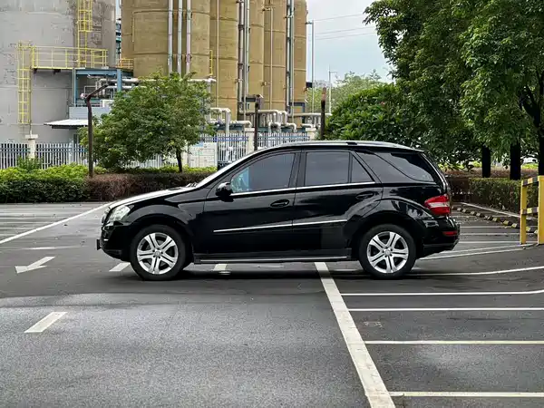 Mercedes-Benz M-Class 2009