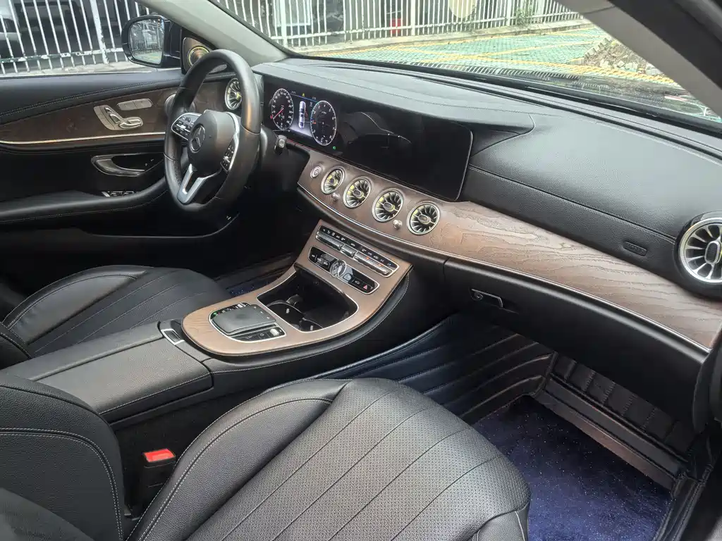 Mercedes-Benz E-Class 2020 — фото 11