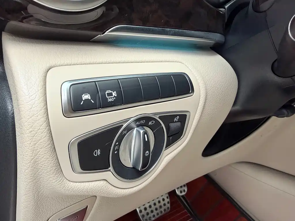 Mercedes-Benz V-Class 2020 — фото 26