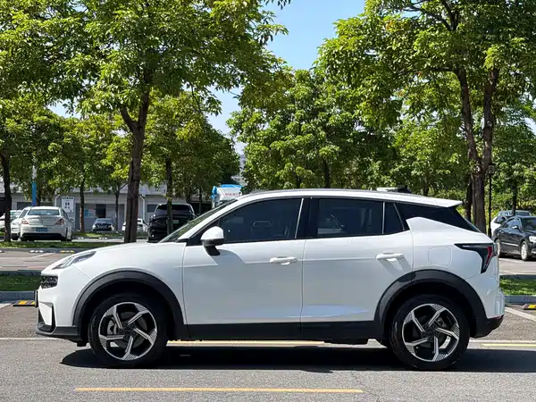 Lynk & Co 06 EM-P 2023