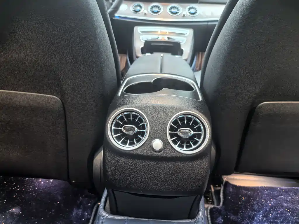 Mercedes-Benz E-Class 2020 — фото 17