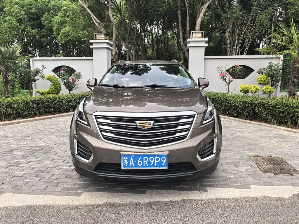 Cadillac XT5 2016 — фото 1