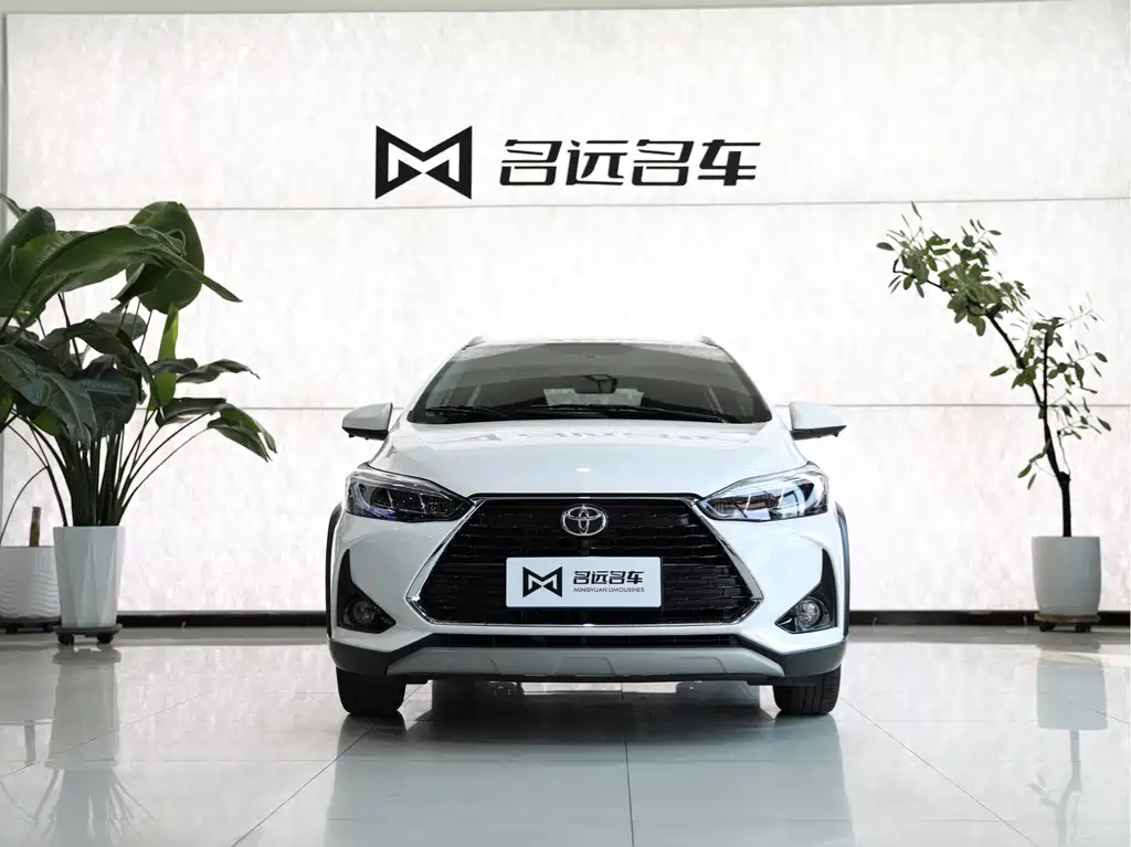 Toyota Yaris L 2023 — фото 2