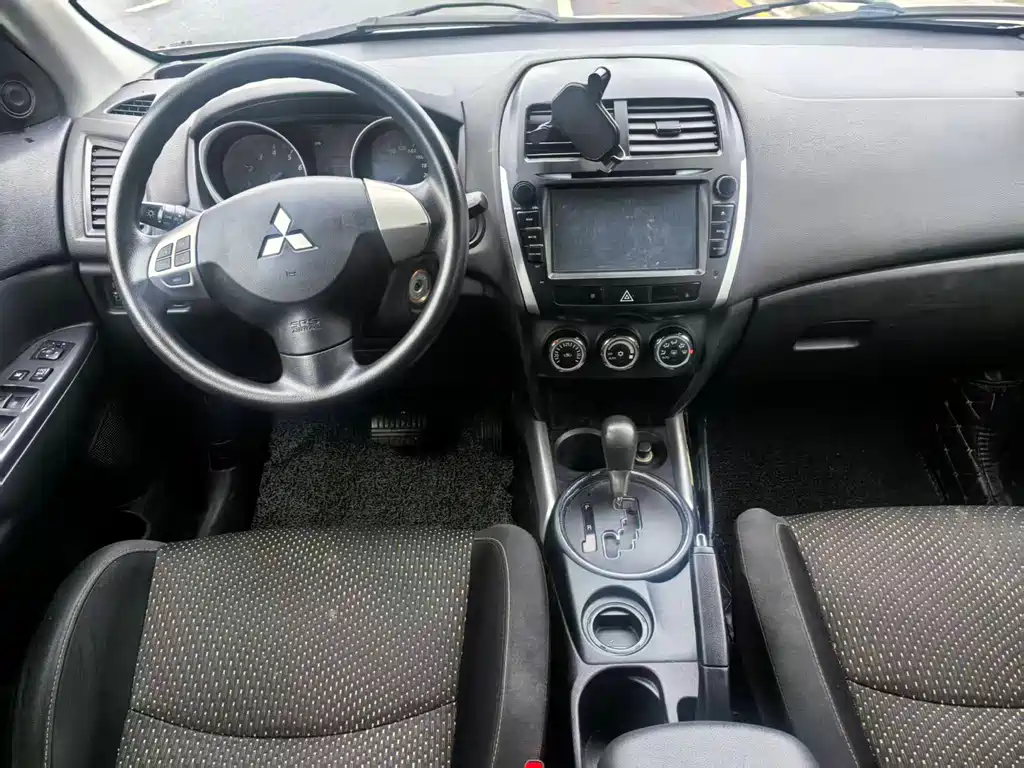 Mitsubishi ASX 2015 — фото 6