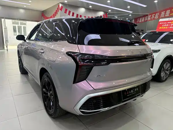 Hongqi HS3 PHEV 2025