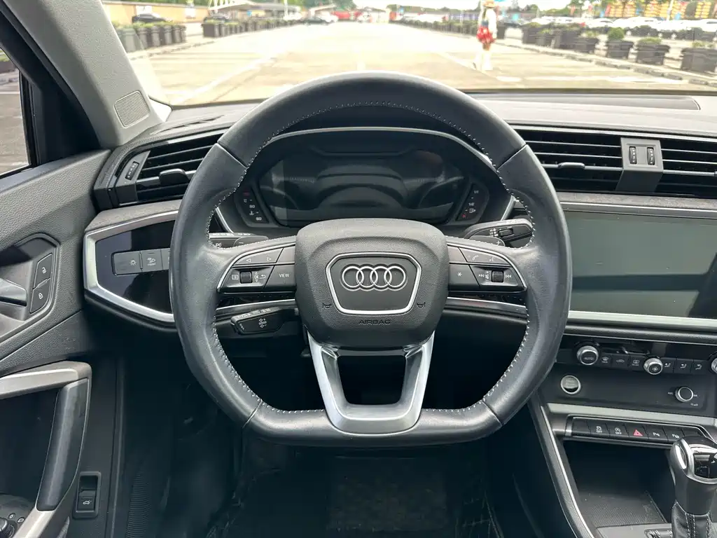 Audi Q3 2022 — фото 13