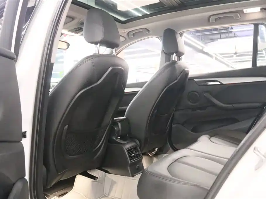 BMW X1 2016 — фото 16