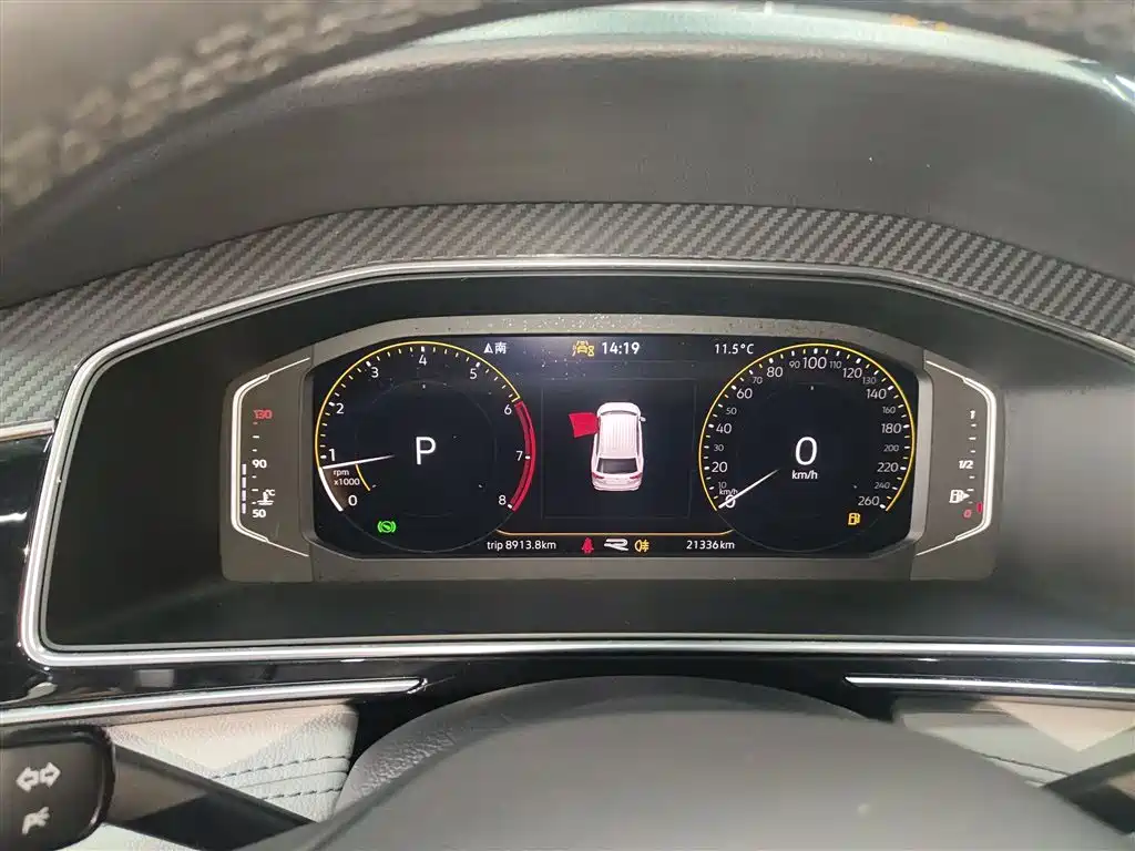 Volkswagen Tiguan L 2023 — фото 12