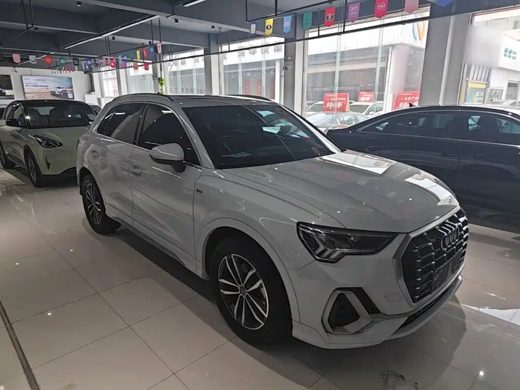 Audi Q3 2021
