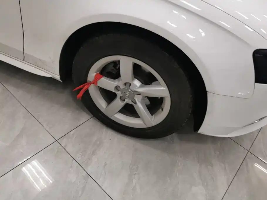 Audi A4L 2014