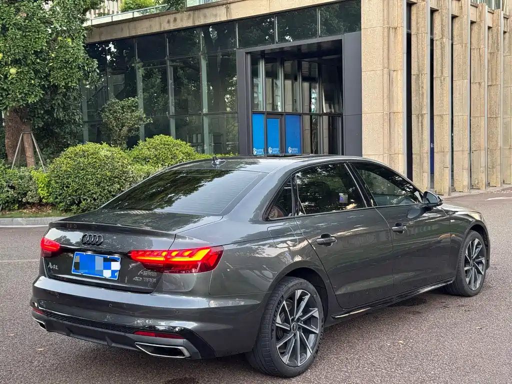 Audi A4L 2023 — фото 10