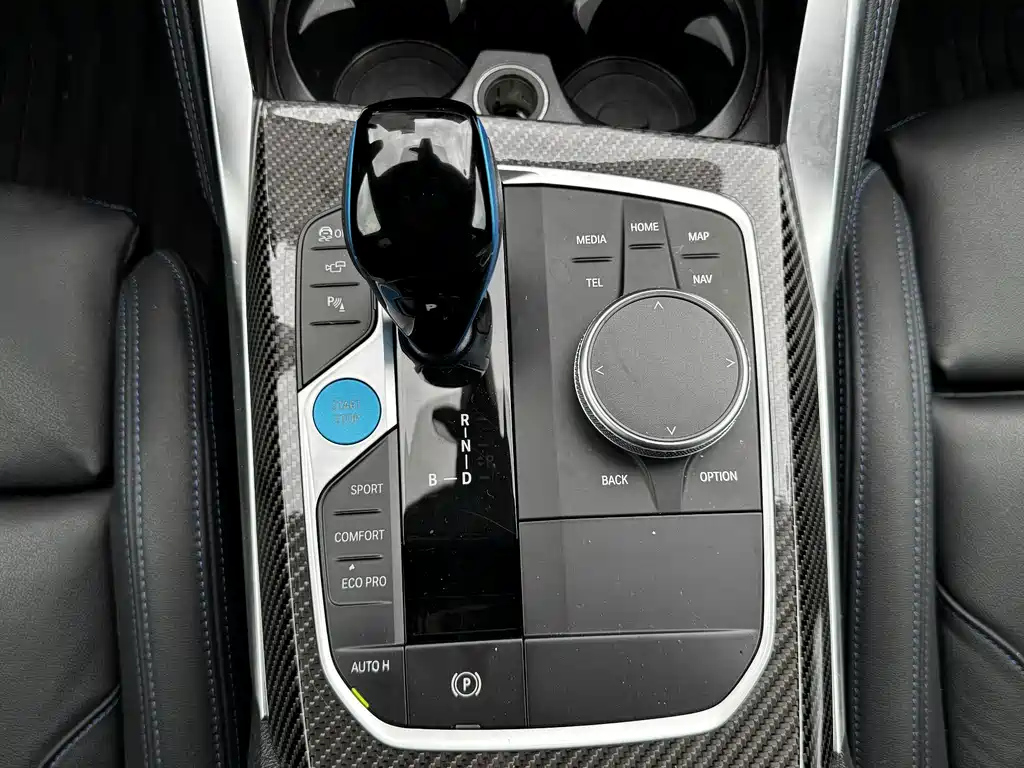 BMW i4 2023 — фото 10