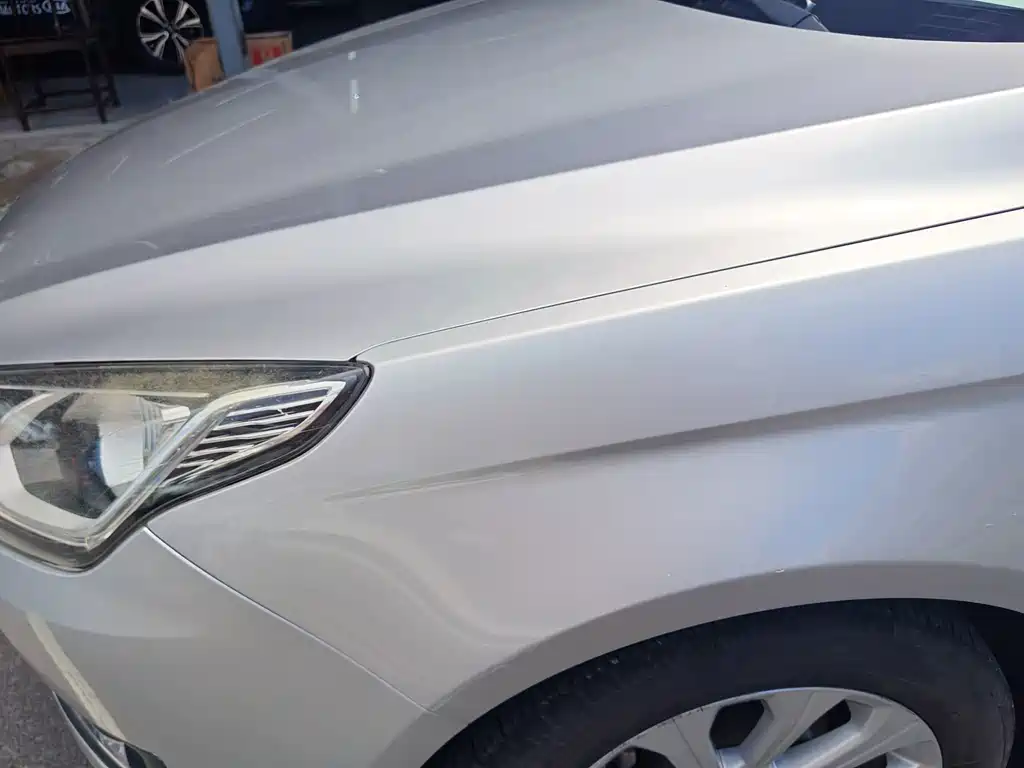 Ford Escort 2015 — фото 16