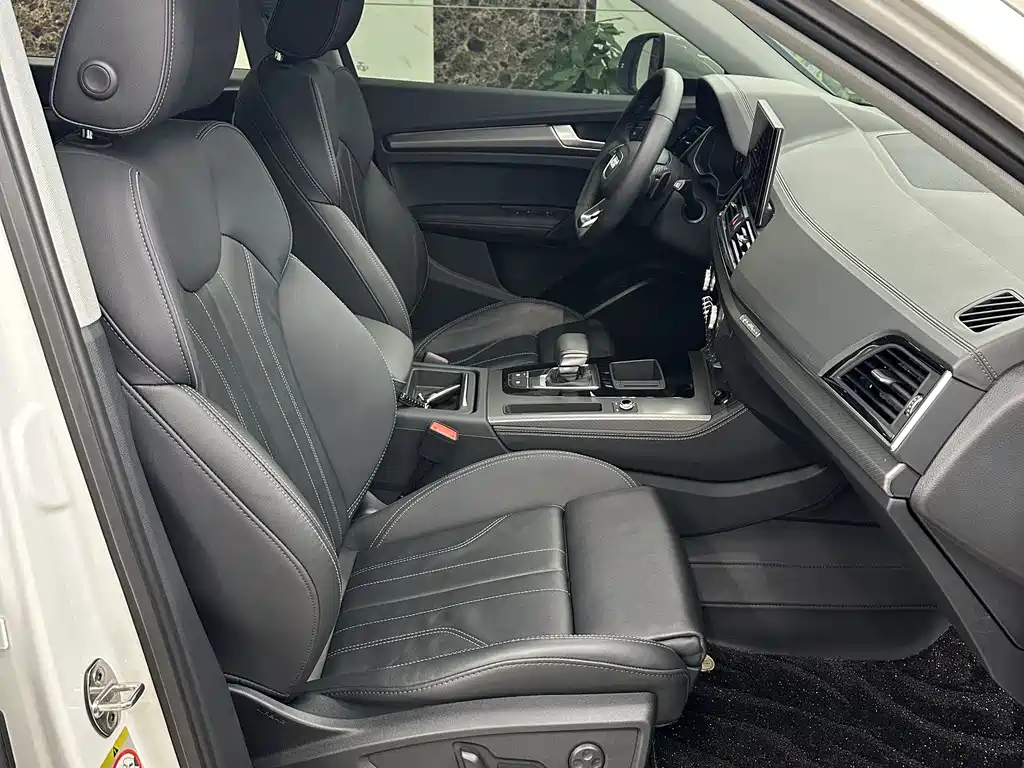 Audi Q5L 2022 — фото 12