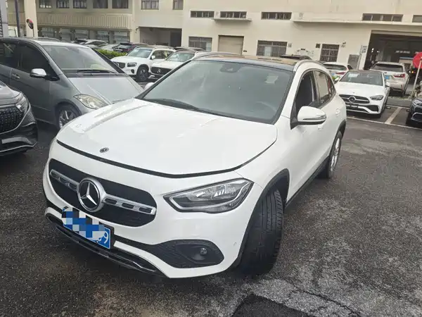 Mercedes-Benz GLA 2021