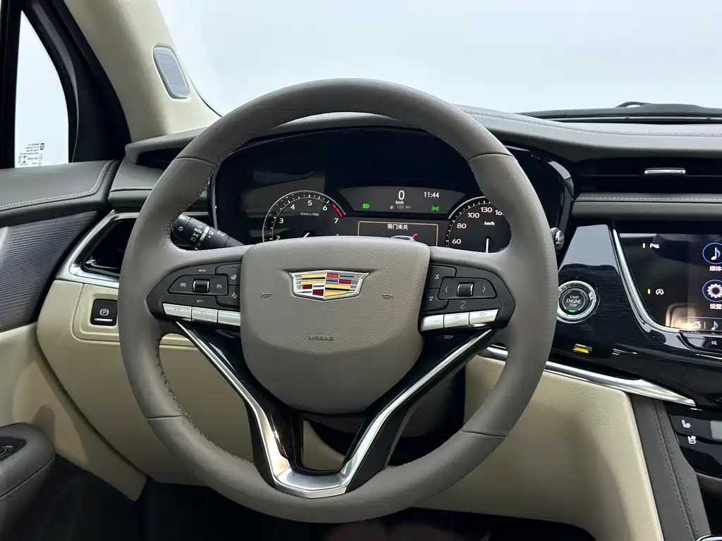 Cadillac XT6 2024 — фото 18