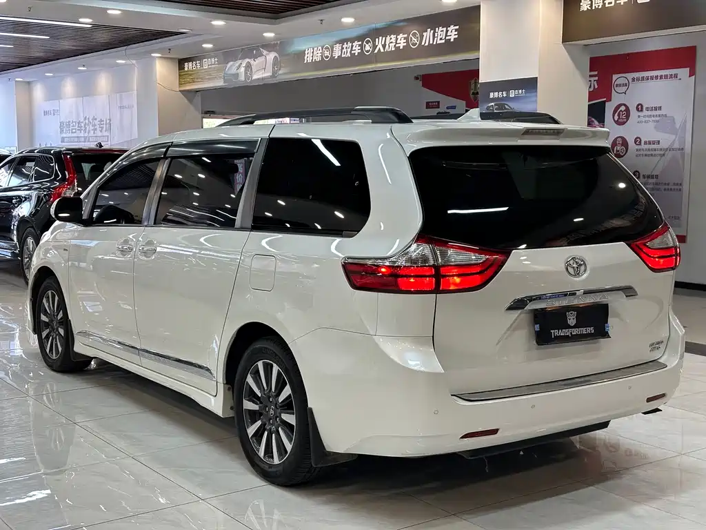 Toyota Sienna 2019 — фото 5