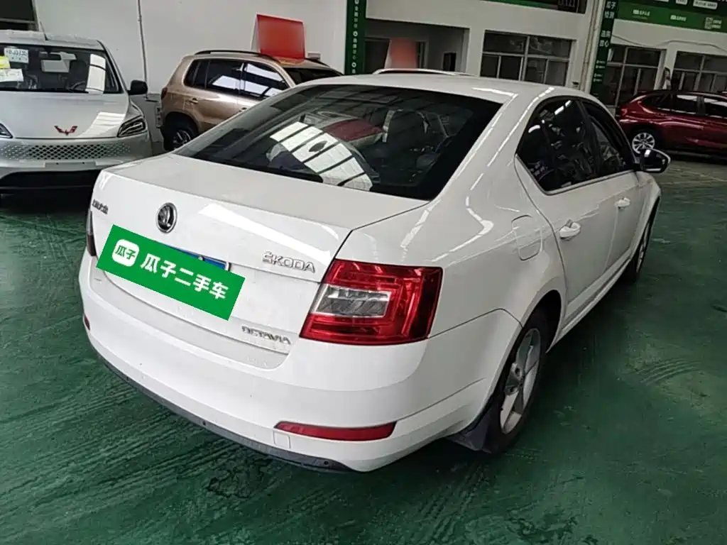 Skoda Octavia 2015 — фото 7